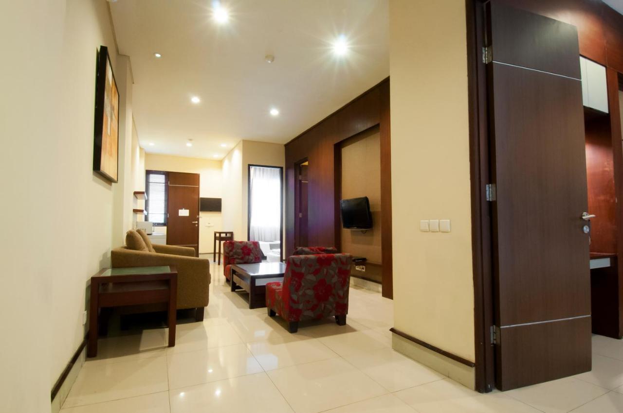 100 Sunset Boutique Hotel Kuta  Exterior photo